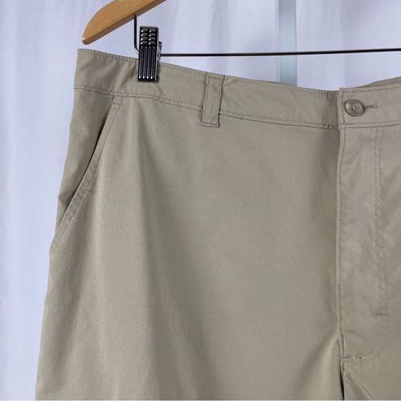 C9 Champion Men's Size 38 Khaki Golf Shorts Flat Front Active Lightweight Cargo - Picture 8 of 8